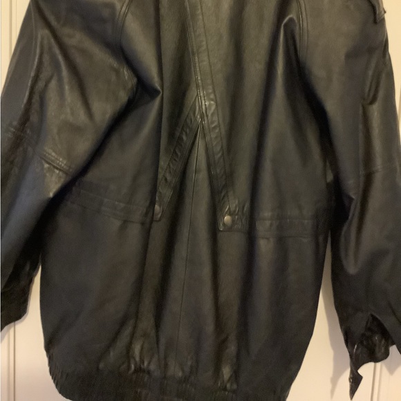 Mens leather bomber jacket - Picture 2 of 6